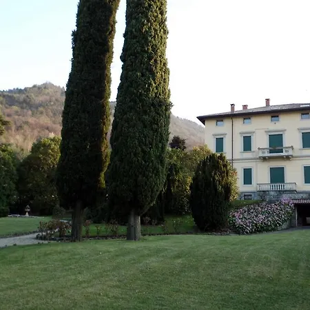 Bellagio 4 *